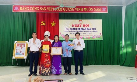 THÔN 2, XÃ XUÂN SINH TỔ CHỨC NGÀY HỘI ĐẠI ĐOÀN KẾT TOÀN DÂN VÀ ĐÓN NHẬN QUYẾT ĐỊNH THÔN ĐẠT CHUẨN NÔNG THÔN MỚI KIỂU MẪ