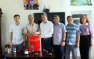 Đồng chí Bí thư Huyện uỷ Thọ Xuân Lê Đình Hải thăm, tặng quà gia đình người có công nhân kỷ niệm 50 năm Ngày Giải phóng miền Nam, thống nhất đất nước